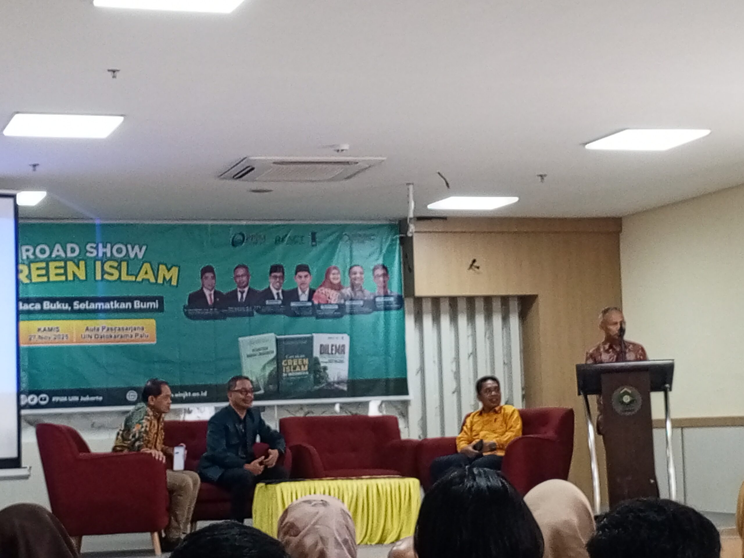 BACA BUKU SELAMATKAN BUMI di UIN Datokarama BACA BUKU SELAMATKAN BUMI