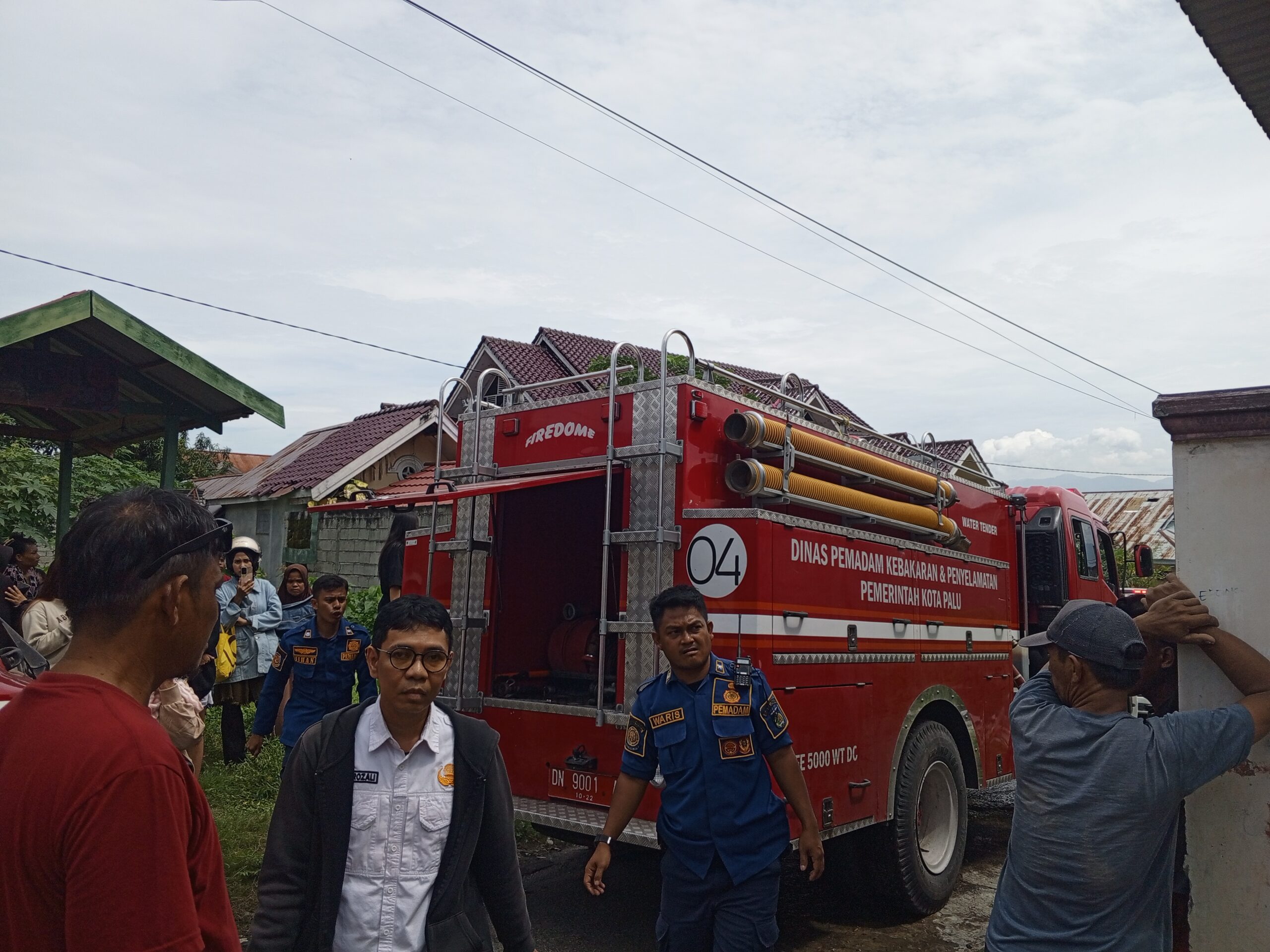 Kebakaran Rumah di Jln Manggis Hanguskan Satu Bangunan Kebakaran Rumah di Jln Manggis
