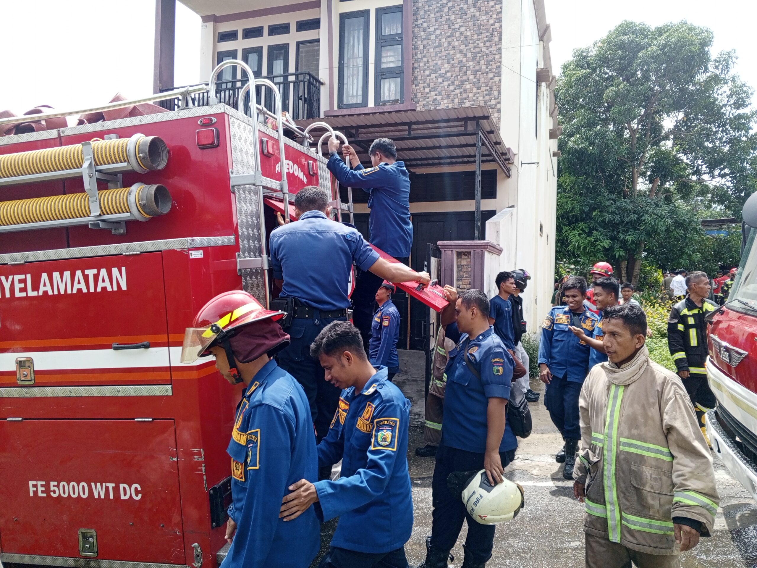 Kebakaran Rumah di Jln Manggis Hanguskan Satu Bangunan Kebakaran Rumah di Jln Manggis