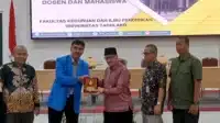Prof. Zainal Abidin Bahas Tantangan Pendidikan Tinggi Era VUCA pada Kuliah Tamu FKIP Untad 21st Century Skills, Akidah dan Filsafat Islam, dosen muda, Era VUCA pendidikan, FKIP Untad, FUAD UIN Datokarama Palu, generasi digital, kecerdasan buatan, kompetensi 4C, Kuliah Tamu Untad, literasi budaya, literasi digital, literasi finansial, pembelajaran abad 21, pendidikan tinggi Sulawesi Tengah, Prof Zainal Abidin, soft skills mahasiswa, teori filsafat Islam, transformasi pendidikan, UIN Datokarama