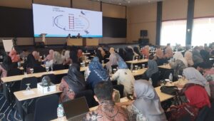 UIN Datokarama Gelar Pembinaan Tenaga Kependidikan AUPK untuk Tingkatkan Kualitas Pelayanan dan Profesionalisme disiplin PNS, FKUB Sulawesi Tengah, moderasi beragama, pelayanan berbasis empati, pelayanan publik kampus, pembinaan SDM kampus, pembinaan tenaga kependidikan, pengembangan karir pegawai, penguatan kompetensi pegawai, peningkatan kualitas layanan, peningkatan mutu akademik, PP 94 Tahun 2021, Rektor Lukman Thahir, tenaga kependidikan UIN, Tendik AUPK, Tri Dharma Perguruan Tinggi, UIN Datokarama 2025, UIN Datokarama Palu, Zainal Abidin