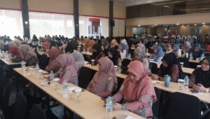 UIN Datokarama Gelar Pembinaan Tenaga Kependidikan AUPK untuk Tingkatkan Kualitas Pelayanan dan Profesionalisme disiplin PNS, FKUB Sulawesi Tengah, moderasi beragama, pelayanan berbasis empati, pelayanan publik kampus, pembinaan SDM kampus, pembinaan tenaga kependidikan, pengembangan karir pegawai, penguatan kompetensi pegawai, peningkatan kualitas layanan, peningkatan mutu akademik, PP 94 Tahun 2021, Rektor Lukman Thahir, tenaga kependidikan UIN, Tendik AUPK, Tri Dharma Perguruan Tinggi, UIN Datokarama 2025, UIN Datokarama Palu, Zainal Abidin