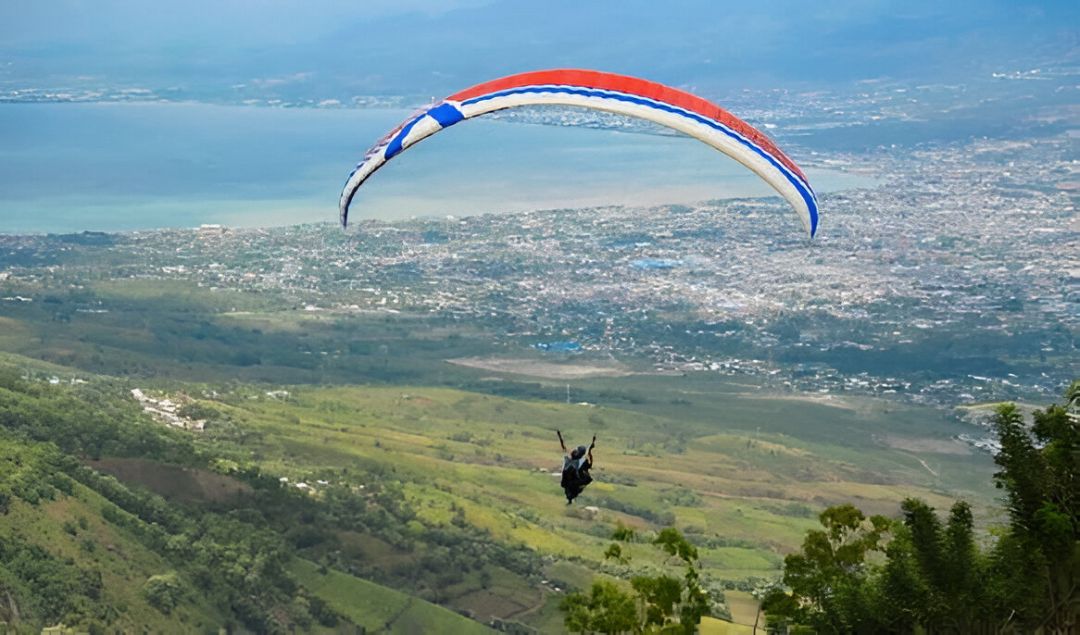 Eksplor Matantimali, Dari Paralayang hingga Camping dan Spot Foto Terbaik Paralayang