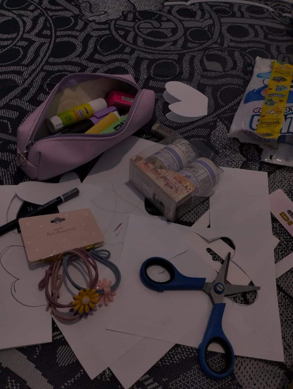 DIY : kreativitas yang lahir dari tangan sendiri DIY