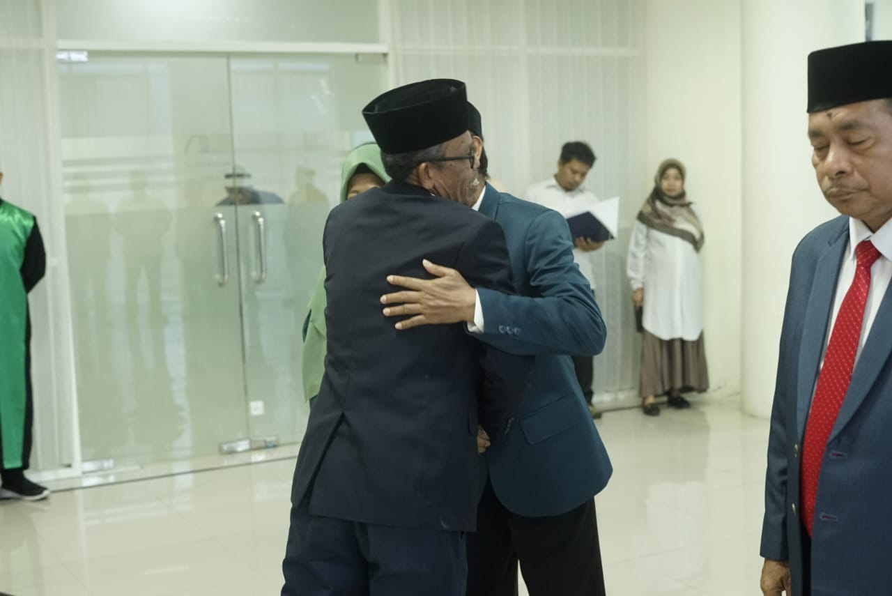 Rektor UIN Datokarama Palu Lantik Dr. Gani Jumat dan Dr. Adam sebagai Dekan Fakultas Baru Dr Adam, Dr Gani Jumat, Fakultas Dakwah dan Komunikasi Islam, Fakultas Sains dan Teknologi, kampus Islam negeri, Kota Palu, pelantikan dekan, Pendidikan Tinggi Islam, Prof Lukman Thahir, Rektor UIN Datokarama, UIN Datokarama Palu